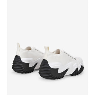 Zapatillas de tela blancas con plataforma y suela dentada