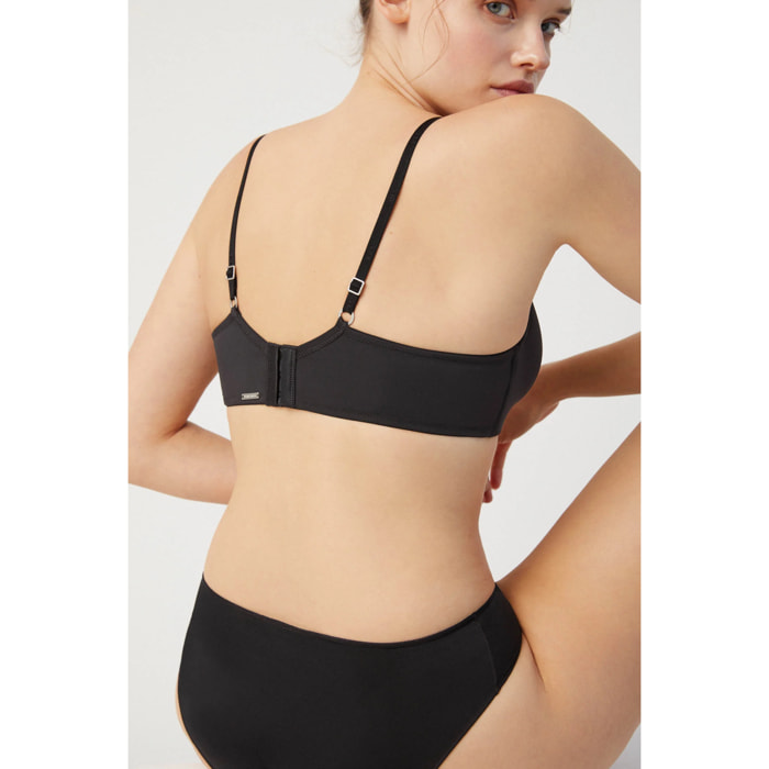 Reggiseno nero senza ferretto con push-up leggero, coppe B e C