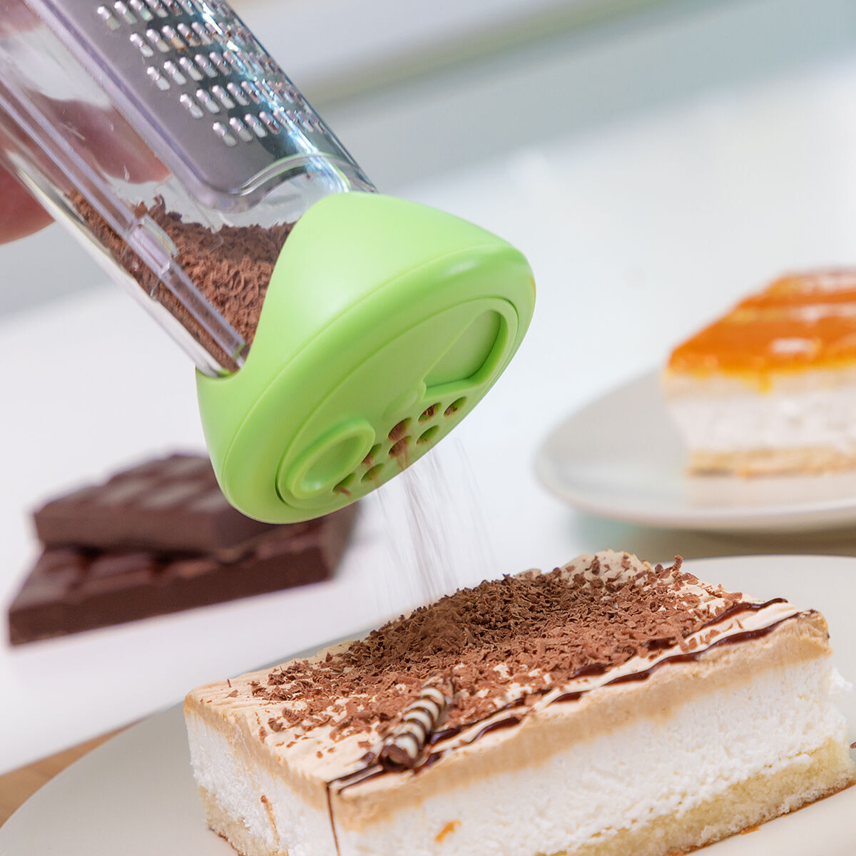 Râpe avec récipient et couvercle de distributeur 3 en 1 Cheezy InnovaGoods