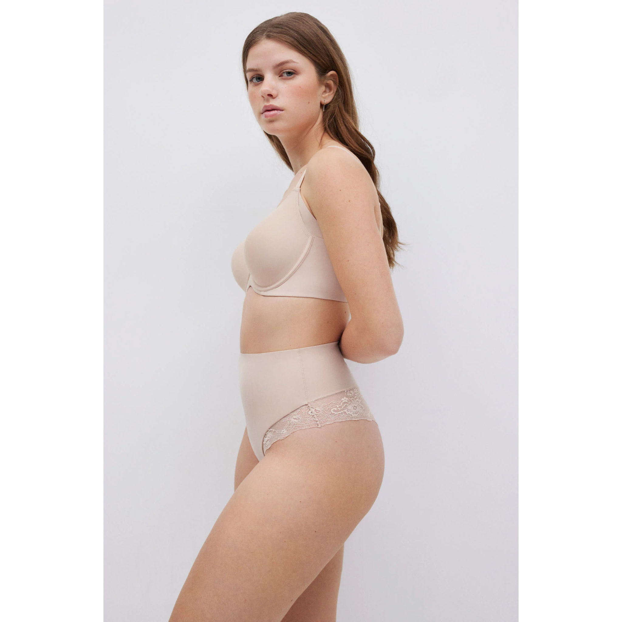 Perizoma in pizzo a compressione media beige