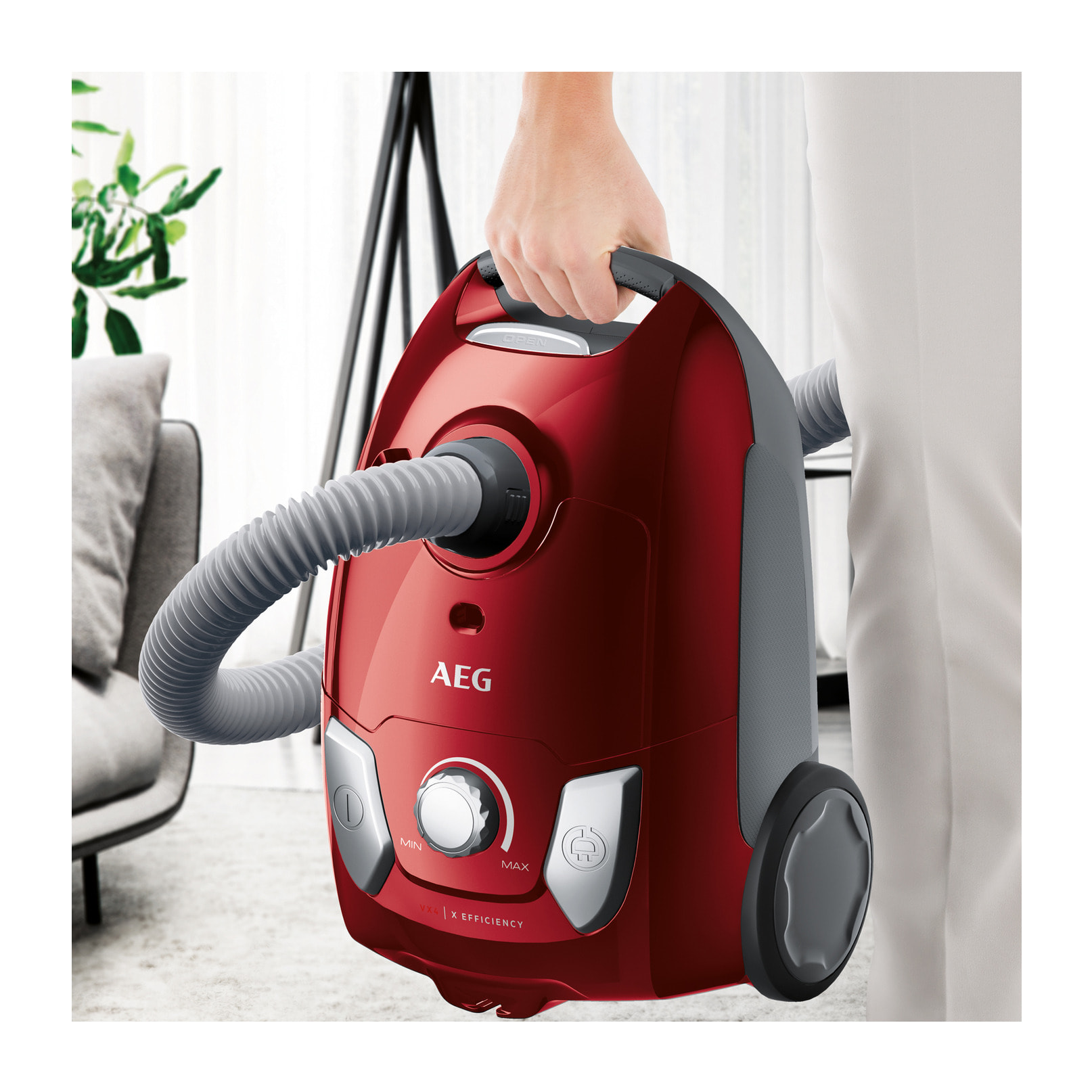 AEG Aspiradora con bolsa VX4 de 750 W y 79 dB(A) VX4-1-WR-A | Reacondicionado