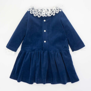 Vestido terciopelo azul con guipur blanco