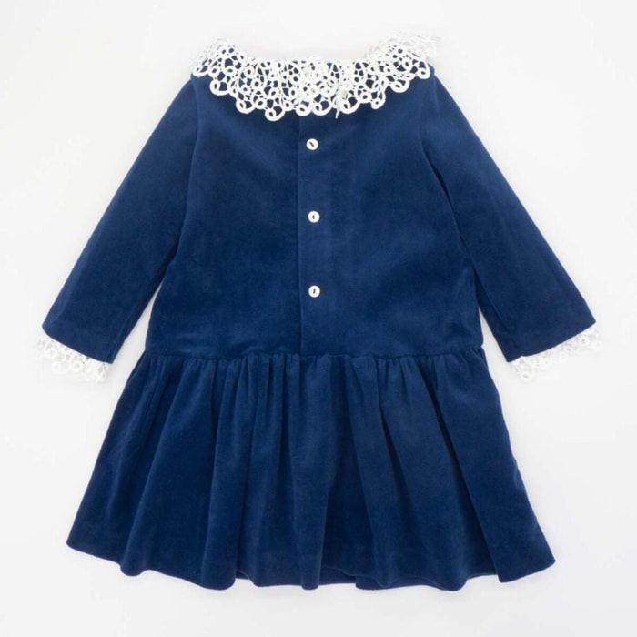Vestido terciopelo azul con guipur blanco