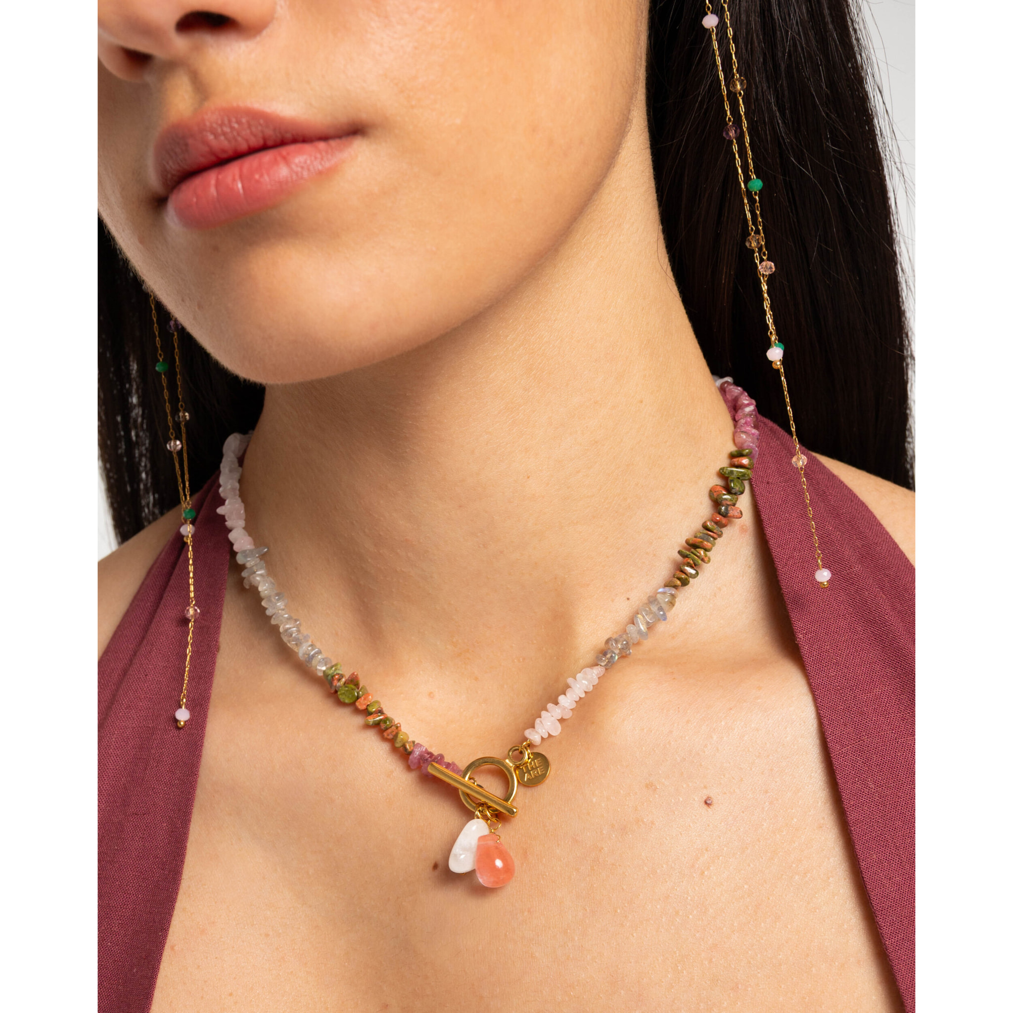 Collar de mujer con piedras naturales