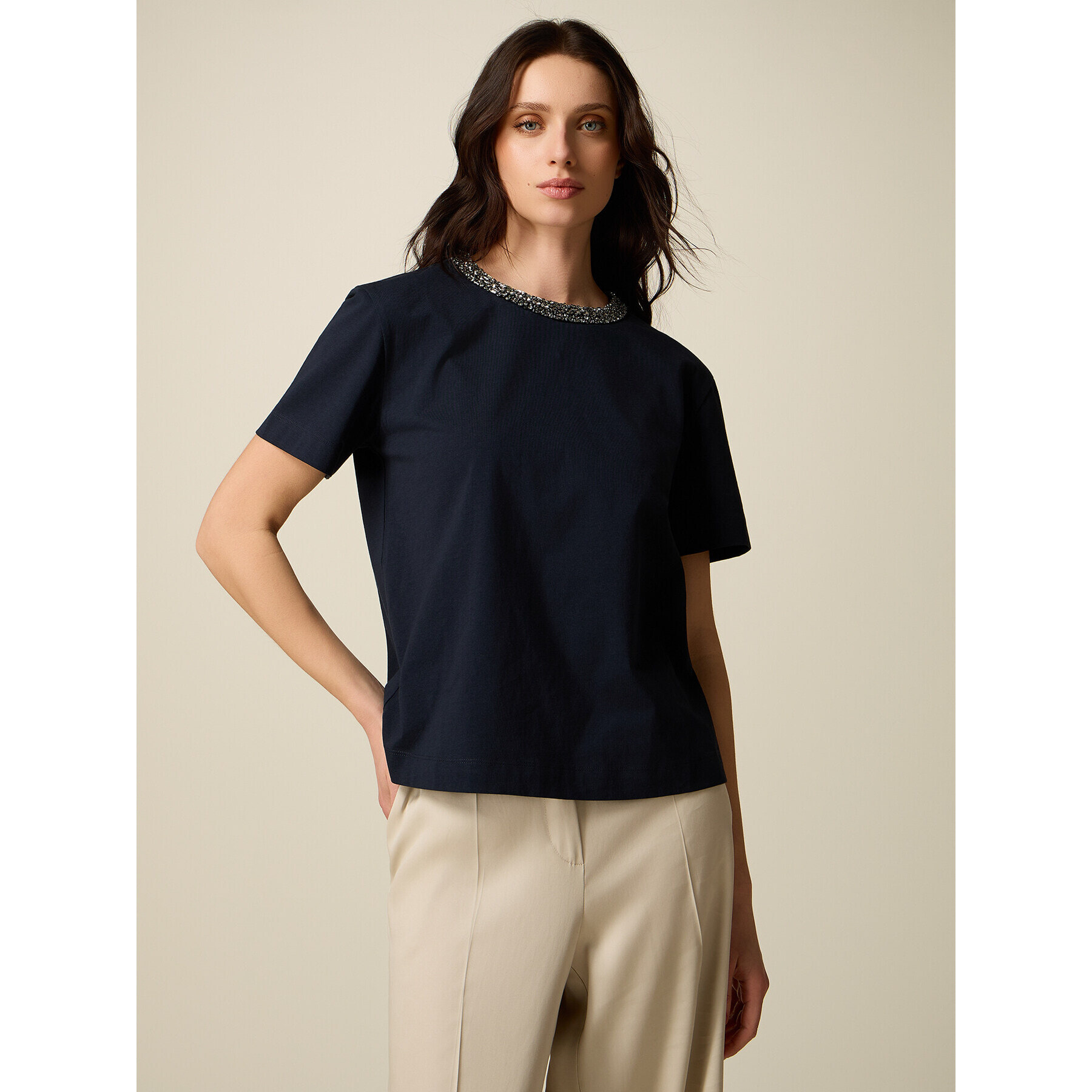 Oltre - T-shirt in cotone con collo gioiello - Blu