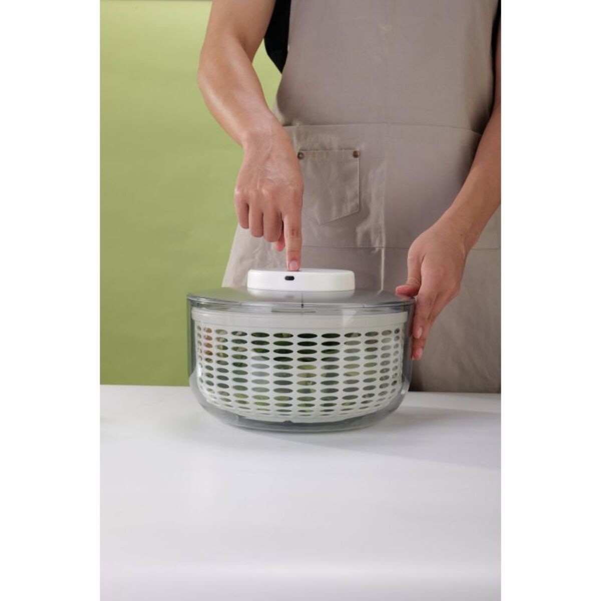 Essoreuse à salade MASTRAD a salade electrique 6L
