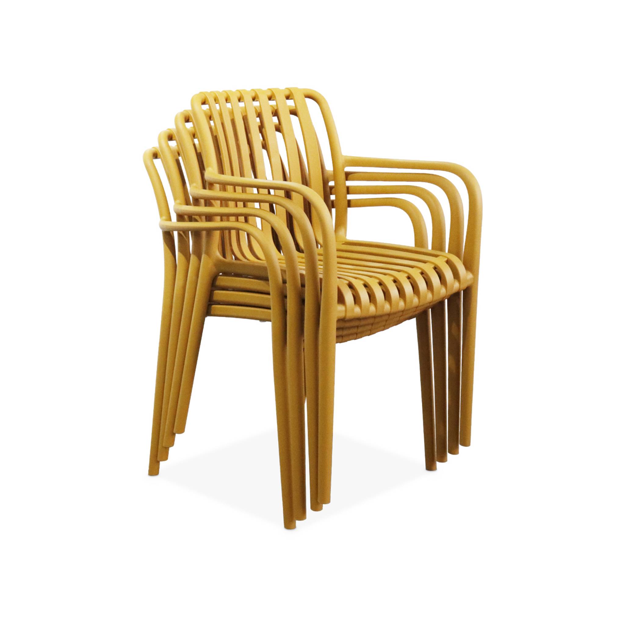 Lot de 4 fauteuils de jardin en plastique moutarde. empilables. design linéaire