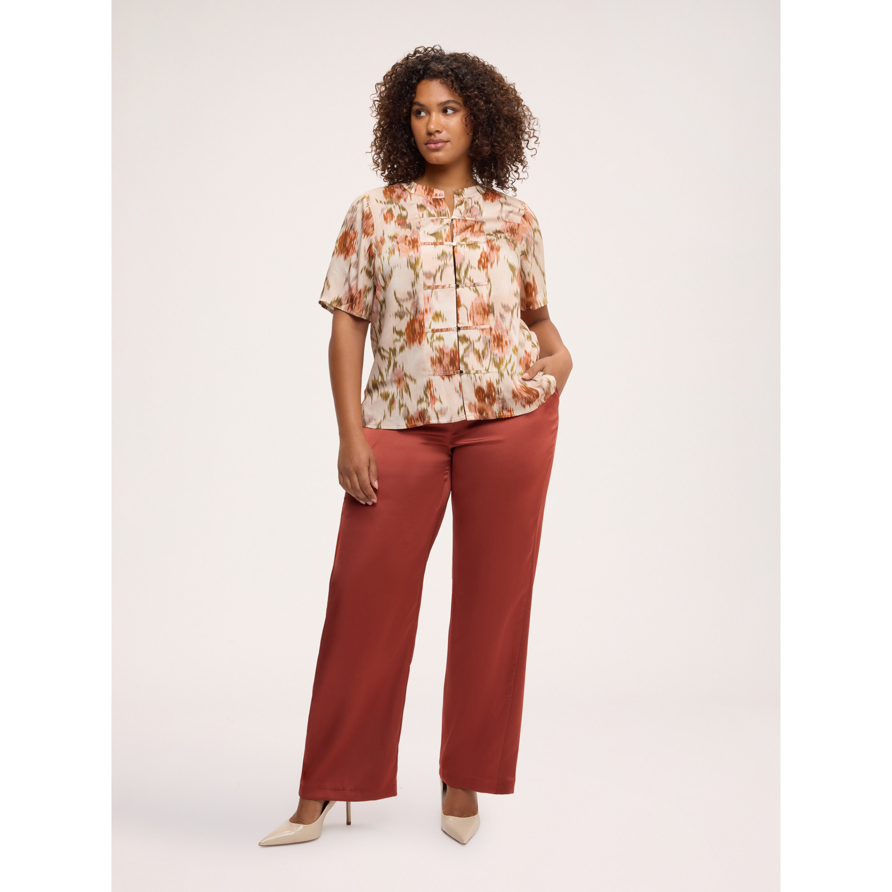 Fiorella Rubino - Blusa con stampa in raso di viscosa - Beige