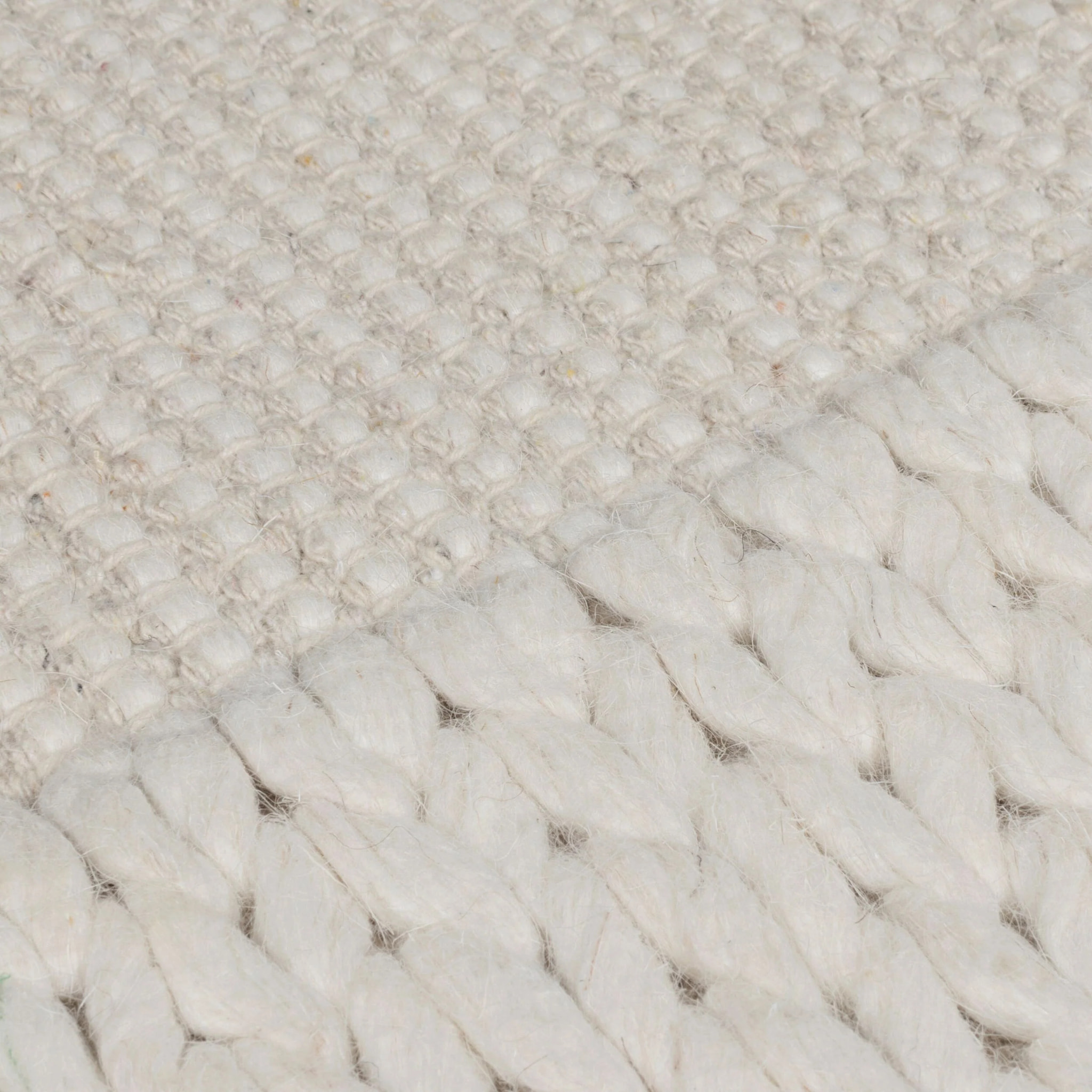 Tapis en mélange de laine RUE PLAIT