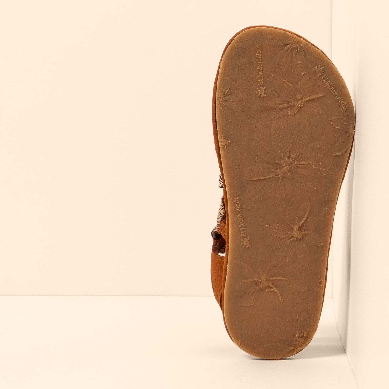 Sandalias N5685 NOBUCK LAVADO CUERO/SATYA color Cuero