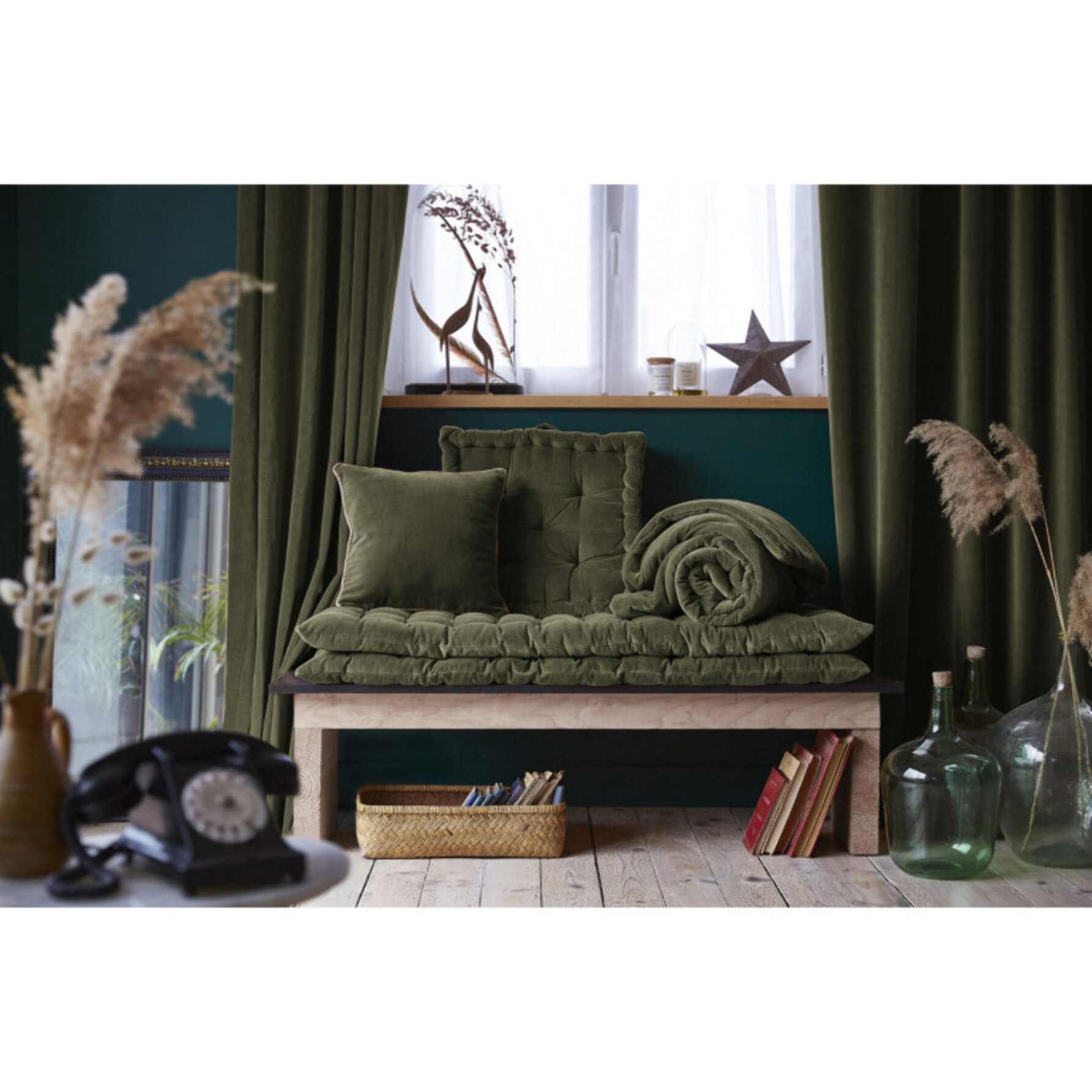 Coussin 45 x 45 cm en velours de coton et passepoil en jute - CESAR