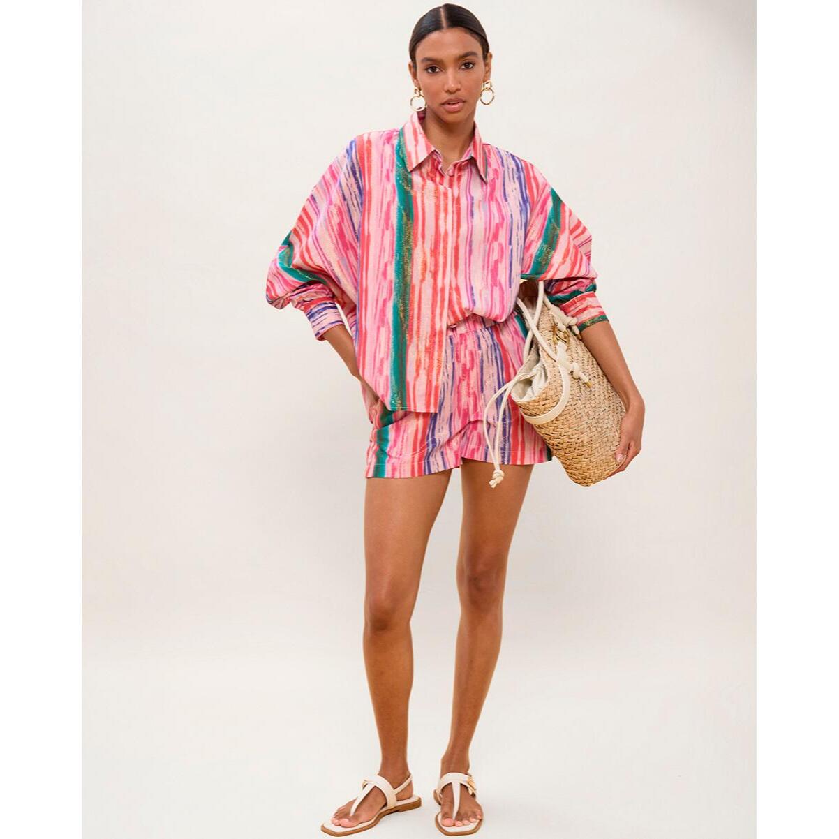 Camicia stampata in colori vivaci