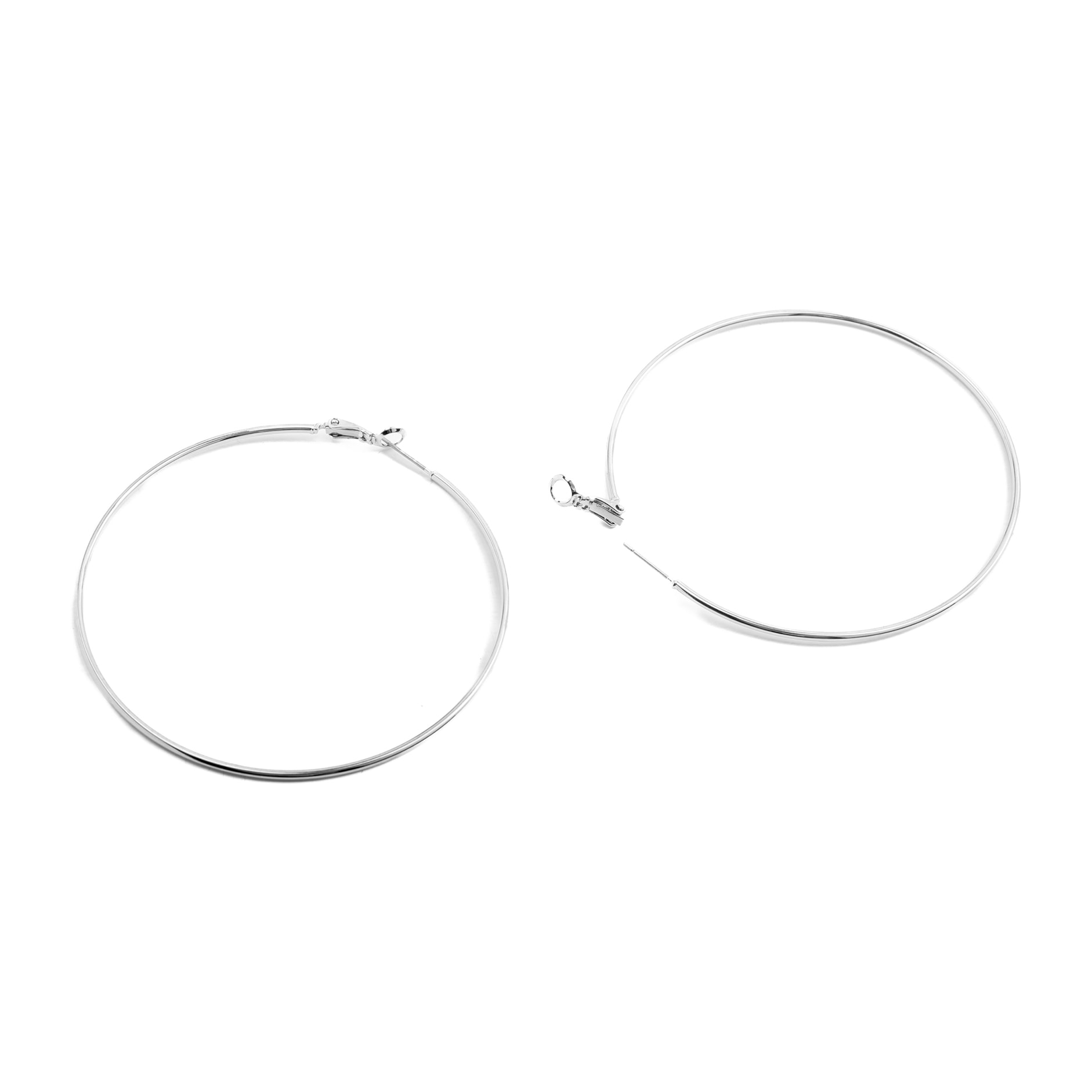 Pendientes de 70mm de diámetro acabados en rodio