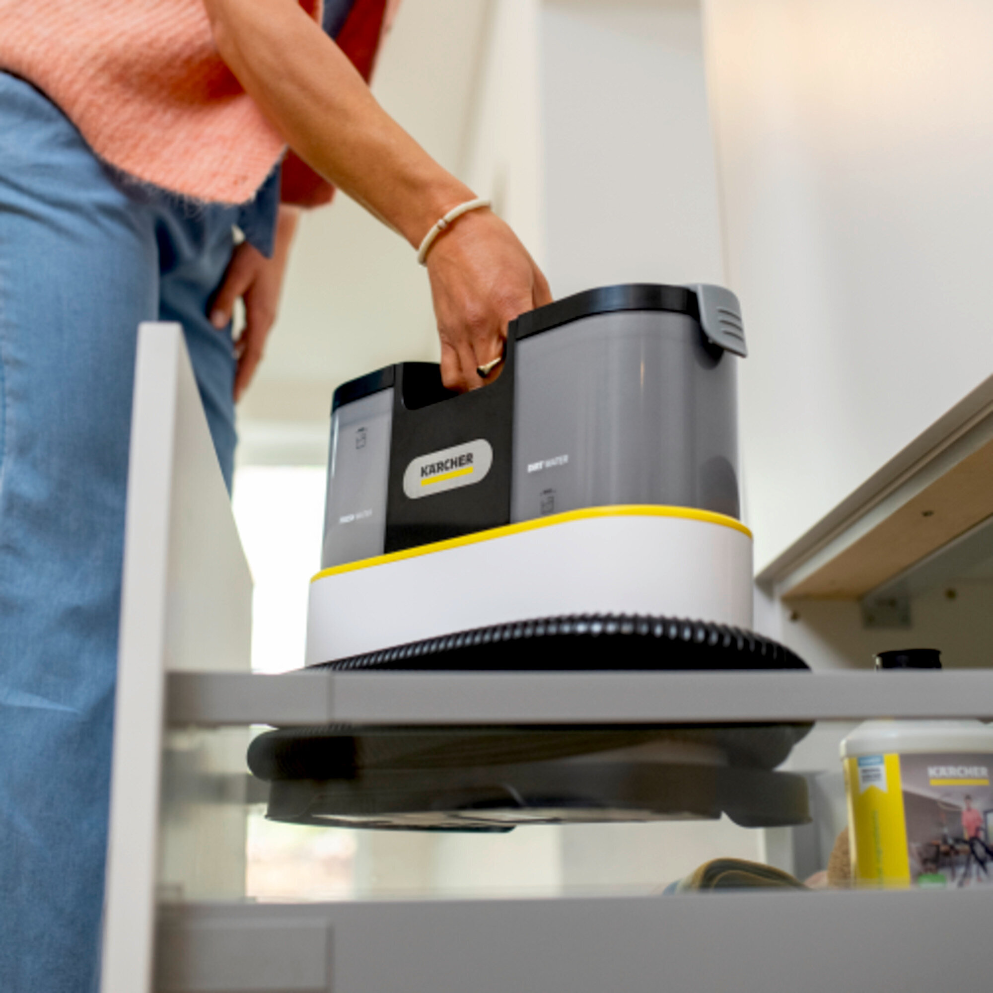 Nettoyeur détacheur KARCHER SE2 Spot Care - shampouineuse - moteur puissant 450W - brosse spéciale taches tenaces - triple action