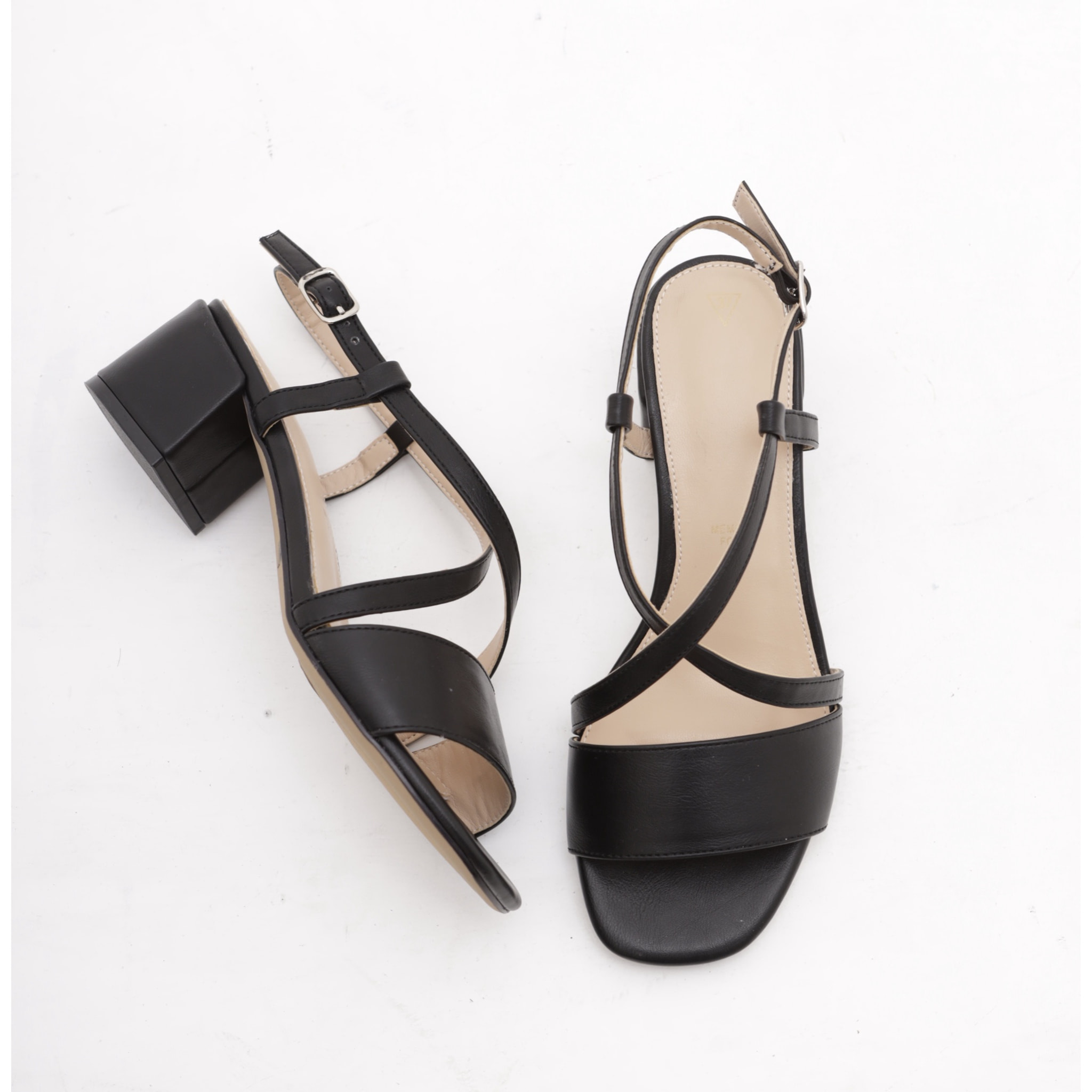 SANDALO FASCIA E INCROCIO NERO