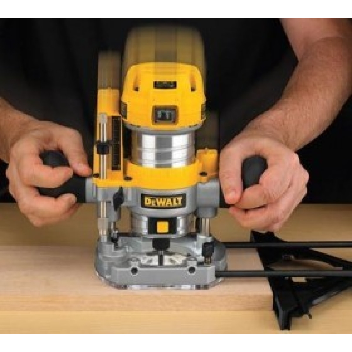 Défonceuse 850 W pour fraise de 6 à 8 mm - DEWALT - D26203-QS
