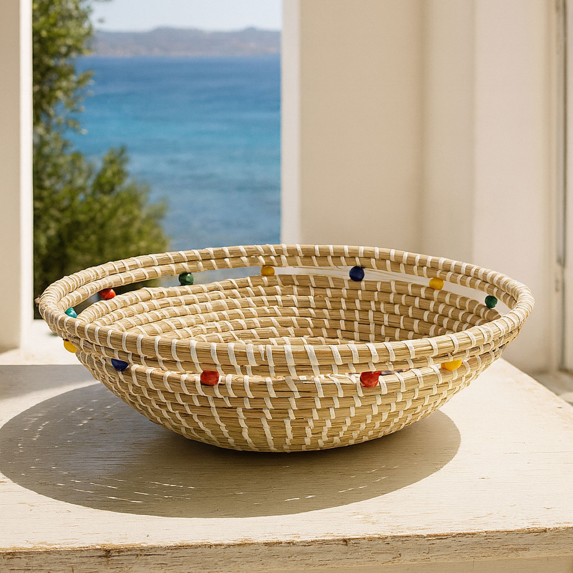 Corbeille ronde en jonc de mer et perles de bois 37cm MILOS