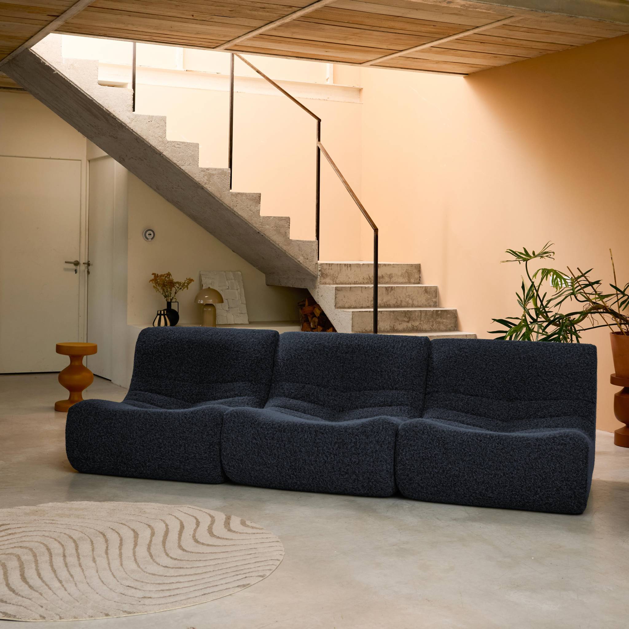 Chauffeuse tissu effet alpaca 3 places. bleu nuit. style contemporain. L 91 x P 105 x H 72cm