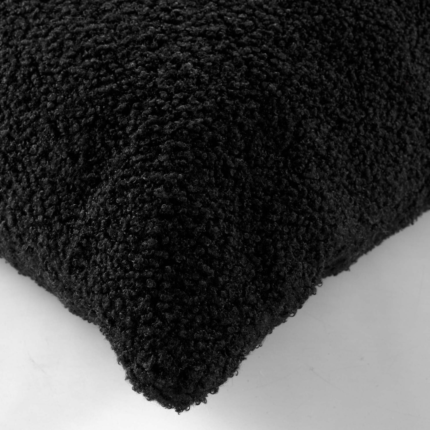 Coussin déhoussable en bouclette unie - Noir