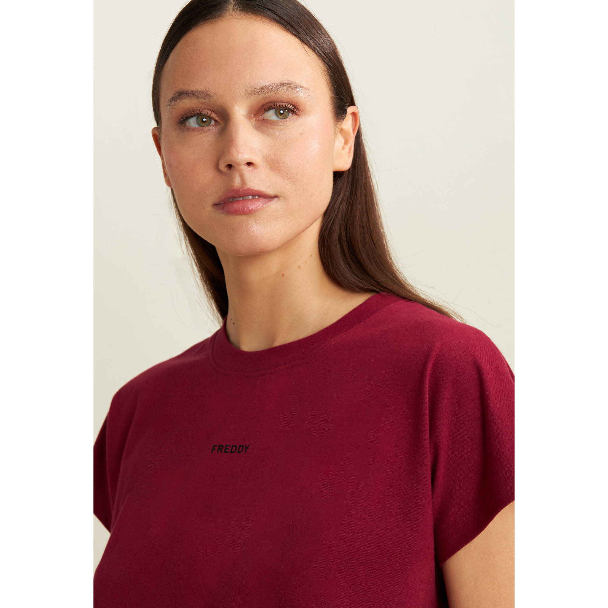 T-shirt donna con stampa sulle spalle