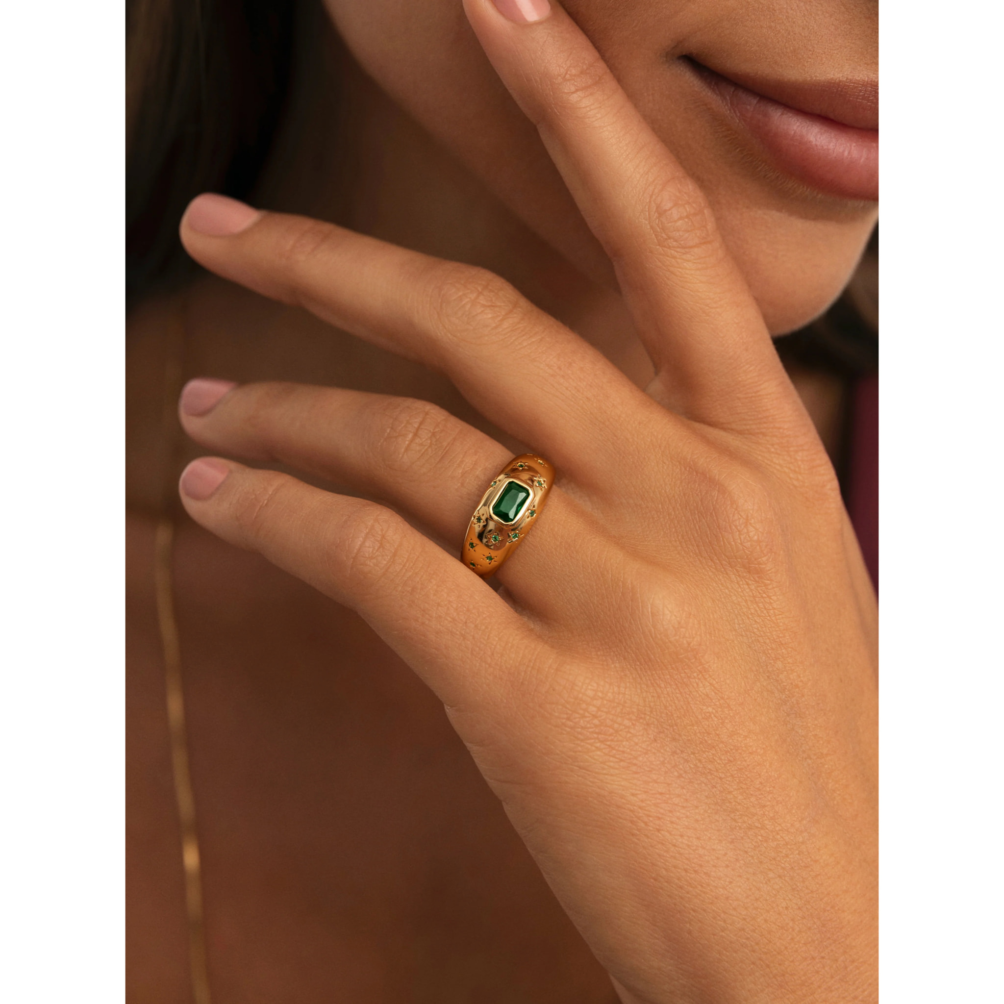 Anillo Charlotte Esmeralda Baño Oro