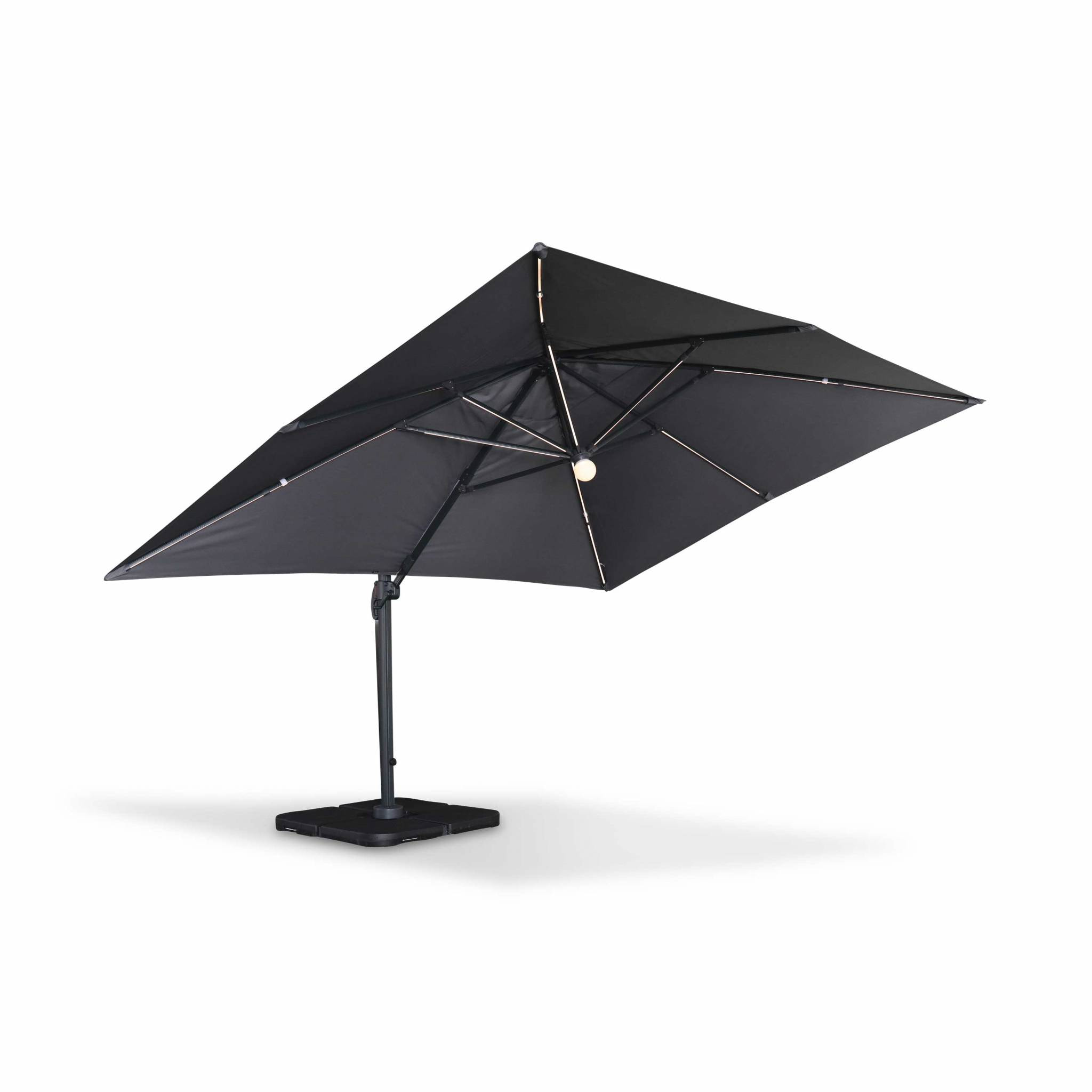 Parasol déporté solaire LED rectangulaire 3x4m haut de gamme - Luce Gris - Parasol excentré inclinable. rabattable et rotatif à 360°. chargeur solaire