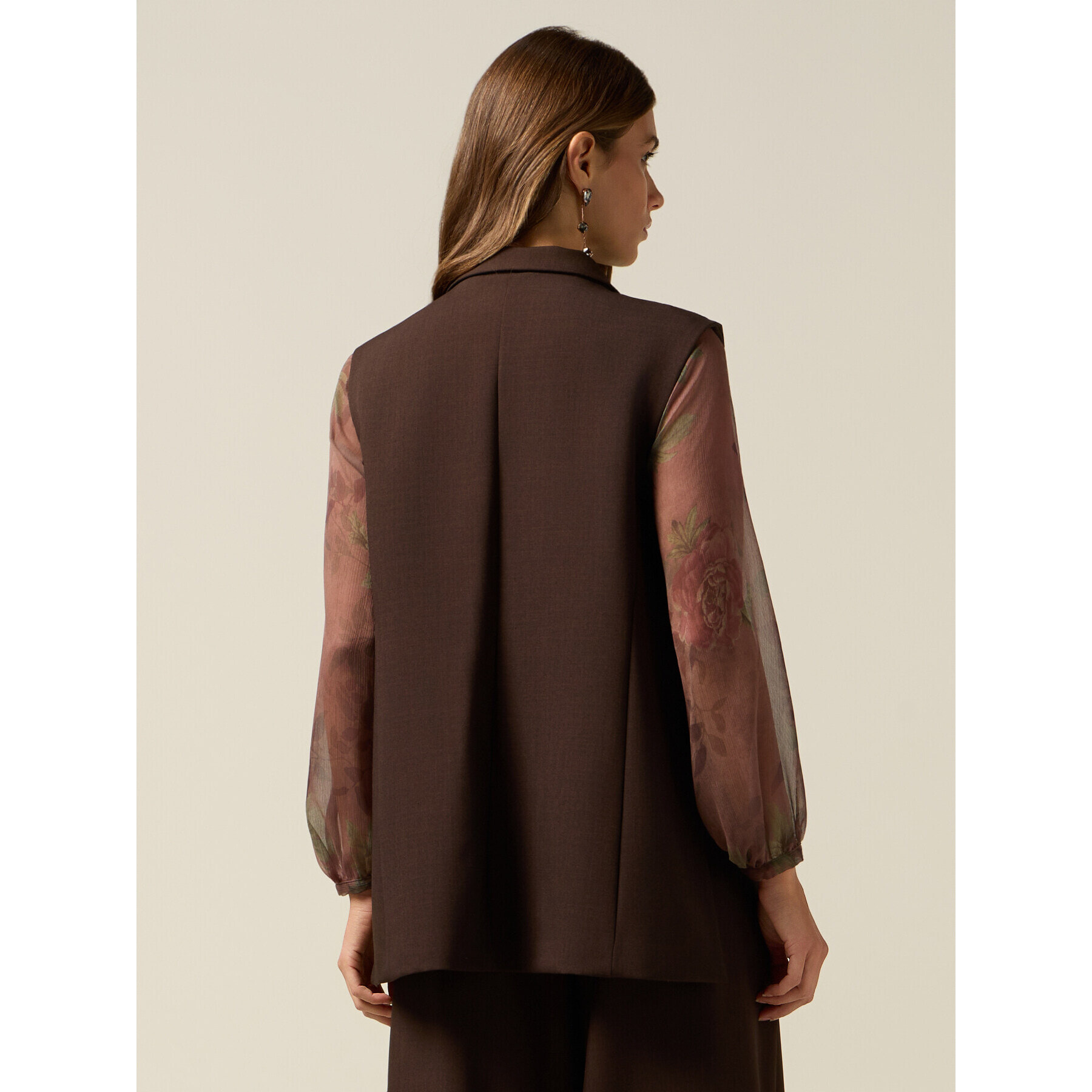 Oltre - Chaleco cruzado con tachuelas y engarces - Marrón