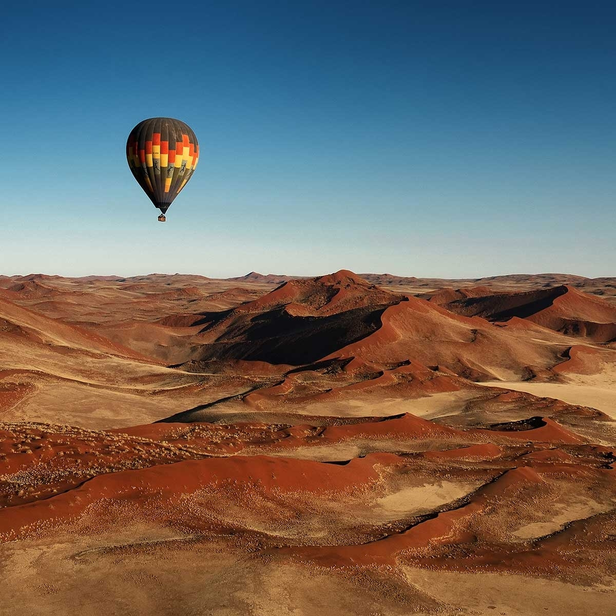 Affiche Vol au dessus du desert Affiche sous cadre noir