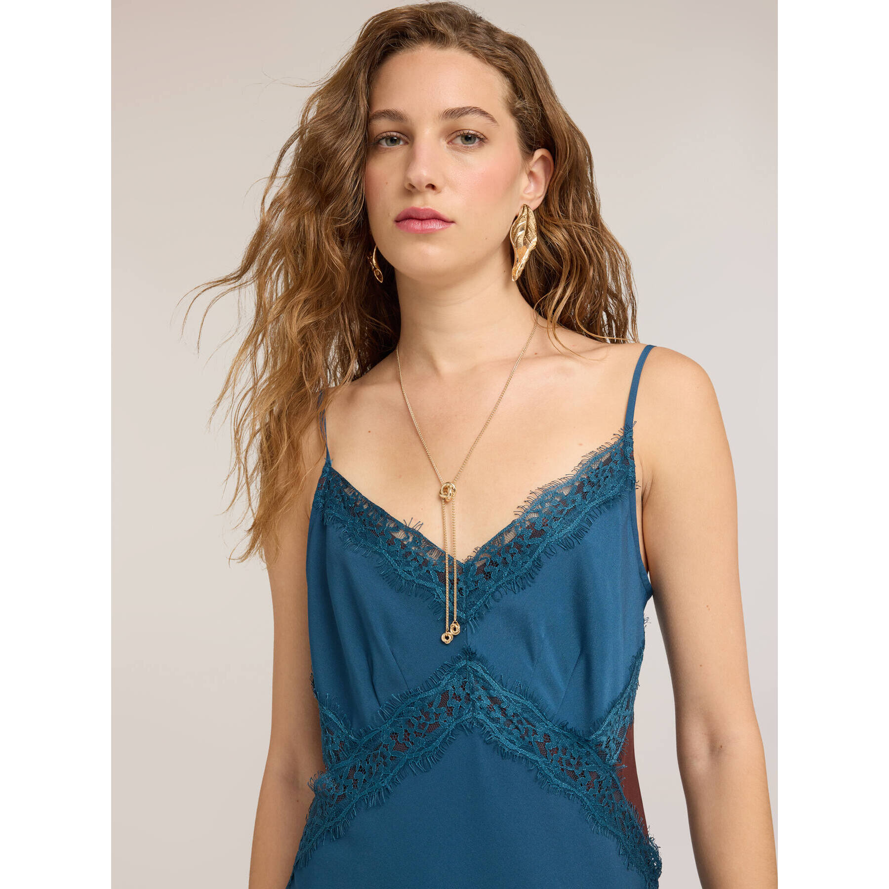 Motivi - Vestido regular en crepé de China con encaje - Petrol Blue