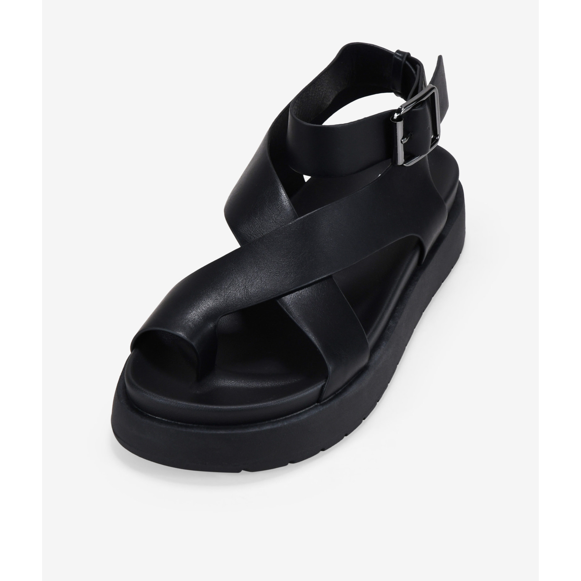 Sandalias de dedo negras con hebilla