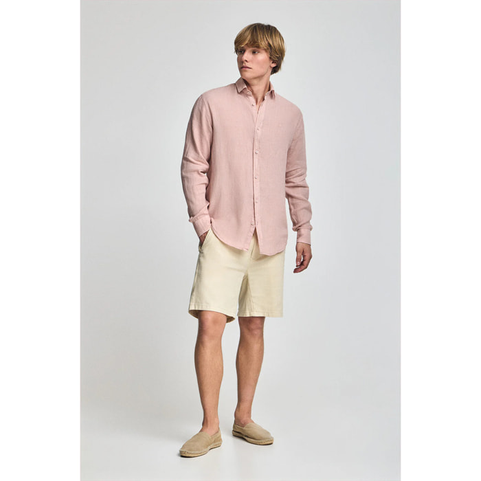 Camisa rosa taupe de lino garment dye con monograma bordado