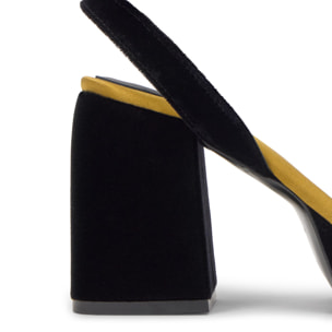 Sandalia de tacón Valencia en terciopelo con cierre de hebilla