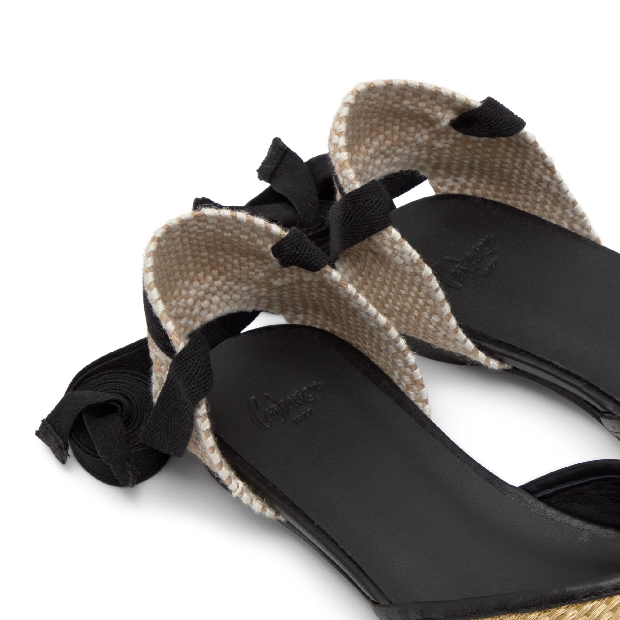 Alpargata plana Gasby en napa con cierre de cintas