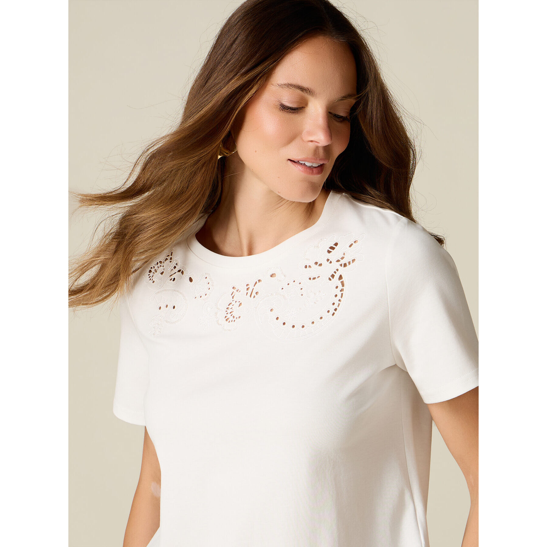 Oltre - T-shirt in cotone con ricamo traforato - Bianco