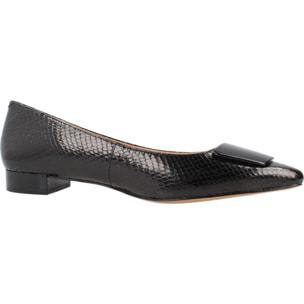 Bailarinas Mujer de la marca GEOX  modelo D56YYF 00021 NEGRO