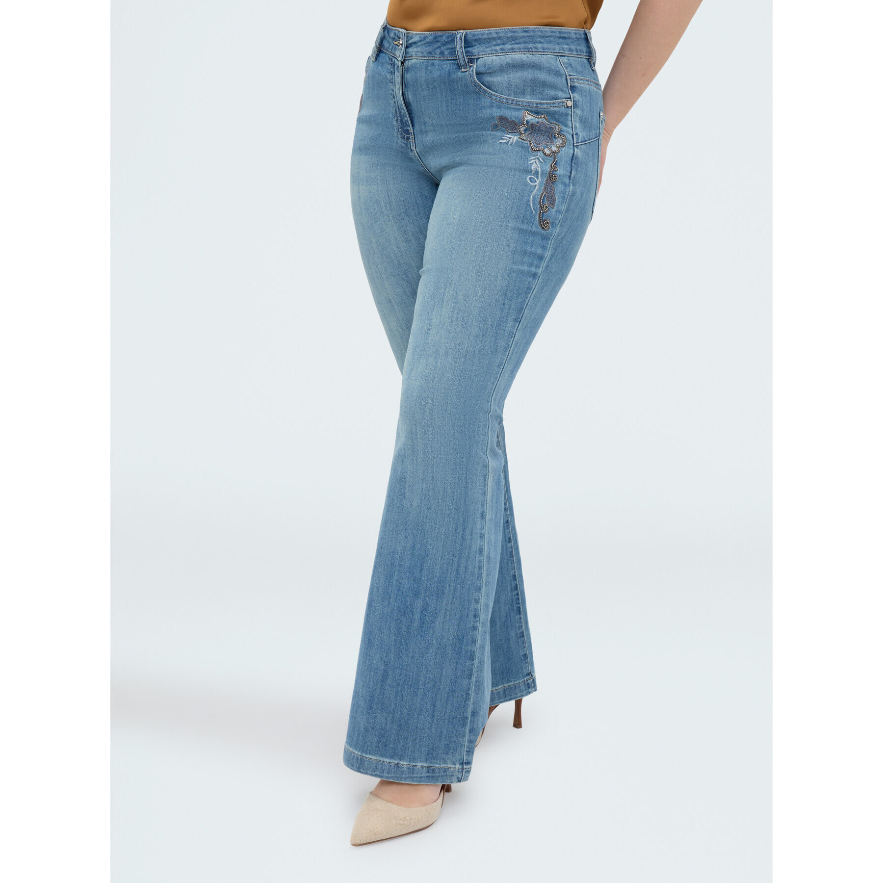 Fiorella Rubino - Jeans Flare con bordados florales - Azul
