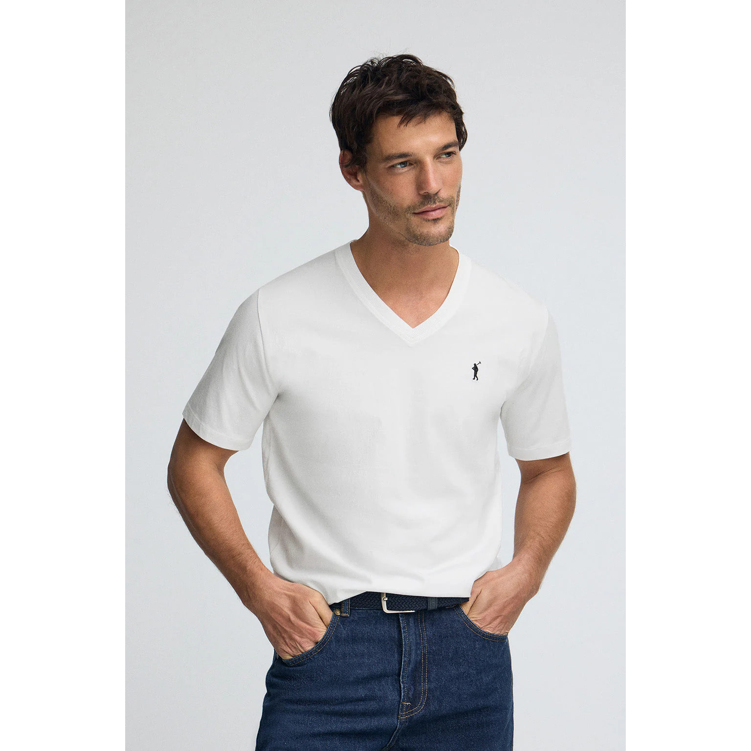 Camiseta blanca con cuello pico y bordado Rigby Go