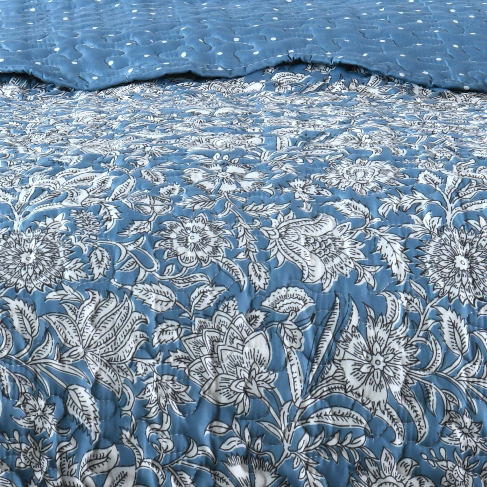 Ensemble réversible boutis et taies au style fleuri - Bleu