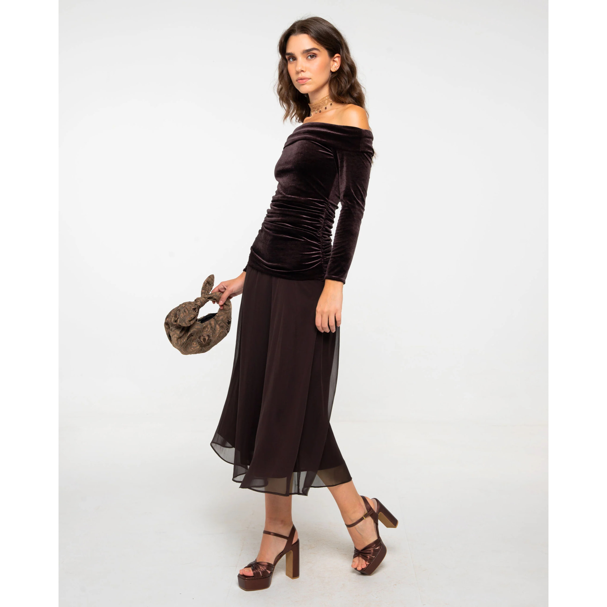 Vestido de punto elástico con flecos y corte ajustado de mujer