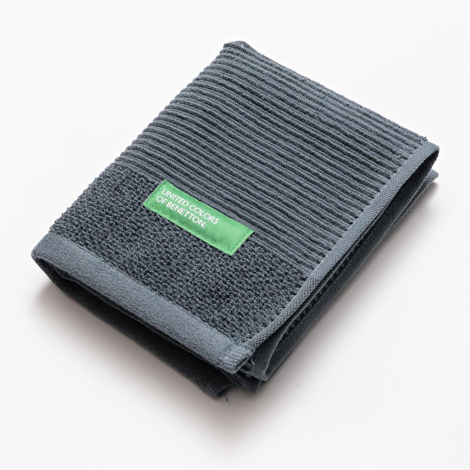 Set 3pcs toallas de baño  gris oscuro  benetton