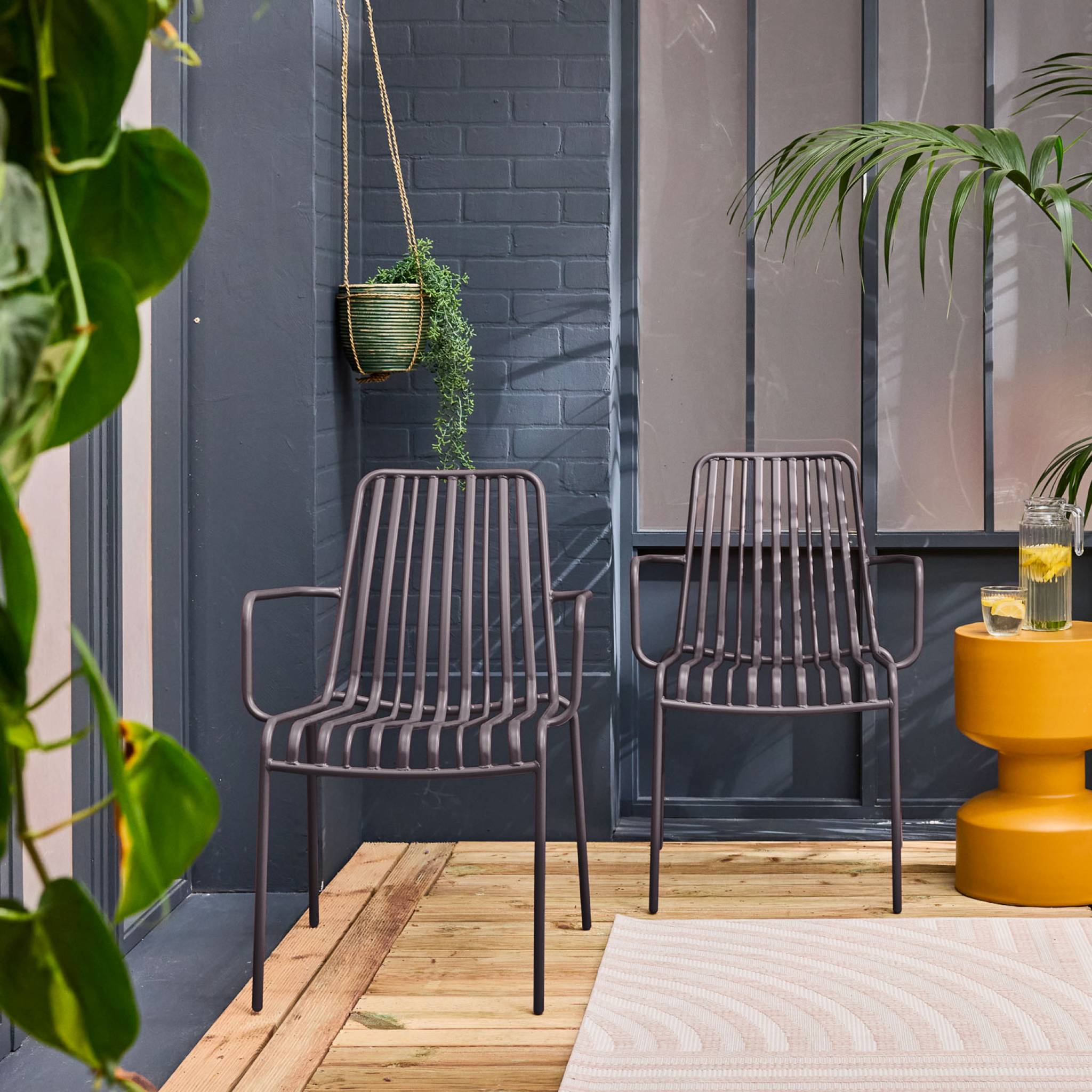 Lot de 2 fauteuils de jardin FLORIDA anthracite empilable en acier. L 59 x P 53.5 x H 78 cm