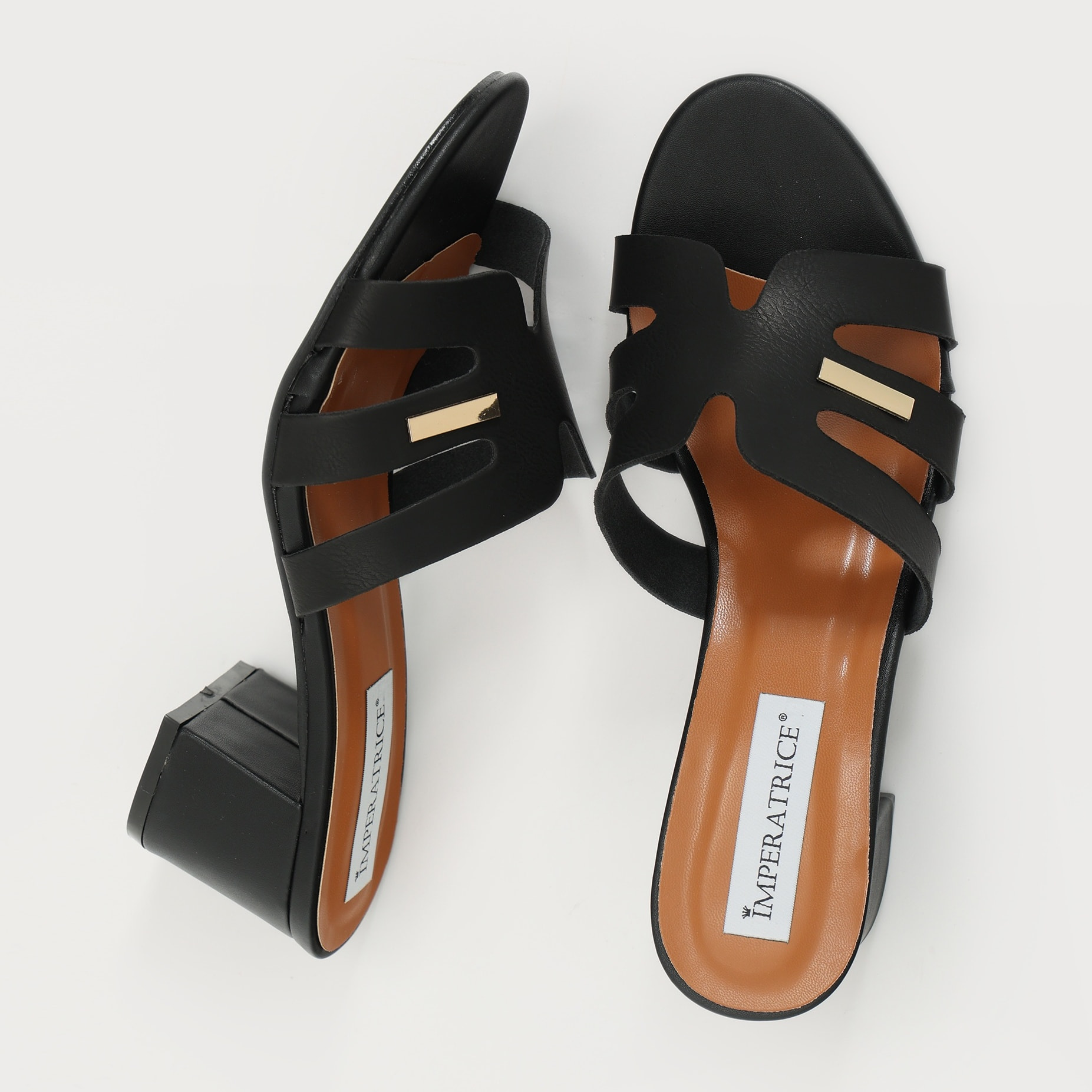 Sandali in simil pelle con tacco comodo