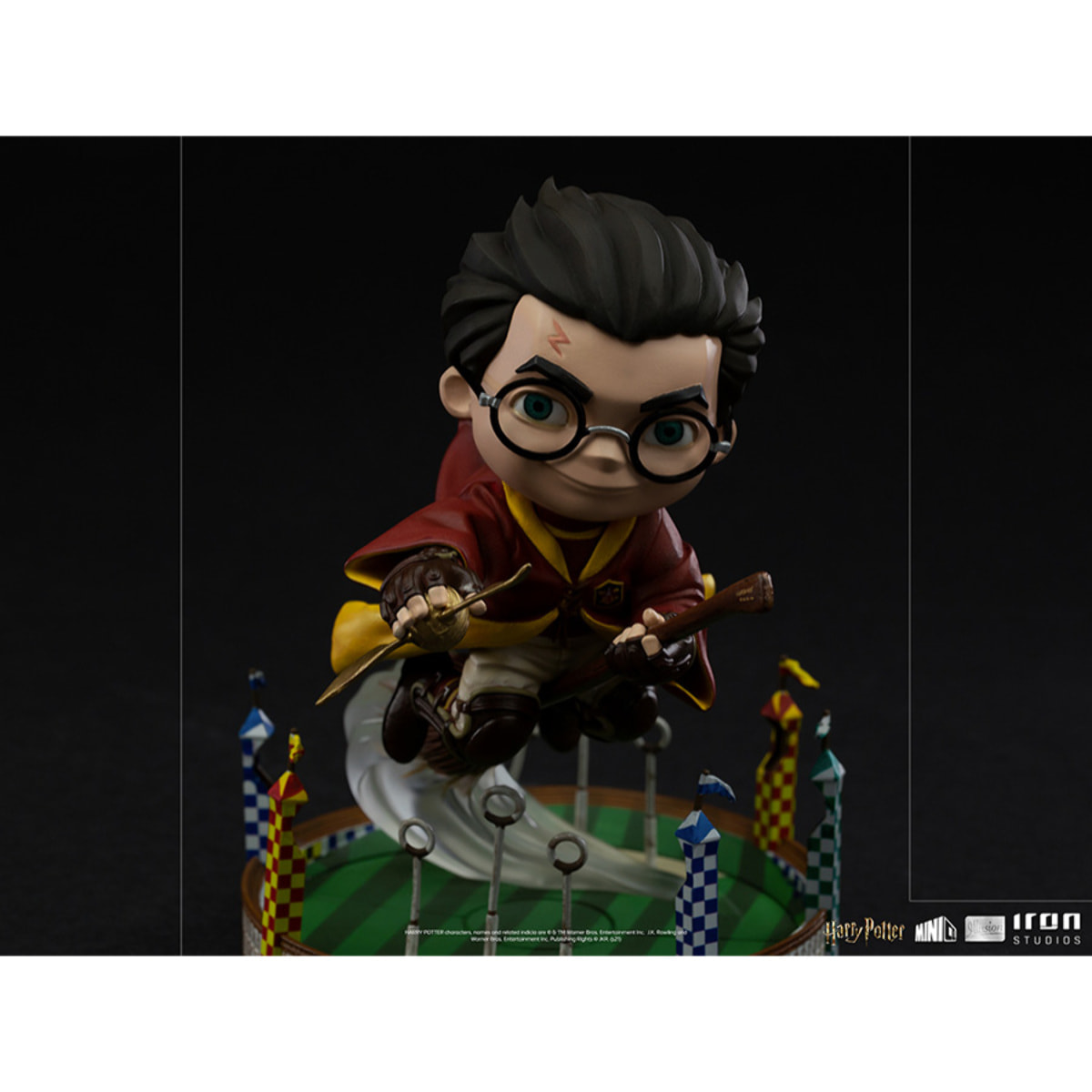 Harry Potter MiniCo Statua Harry alla Partita di Quidditch 13 cm Iron Studios