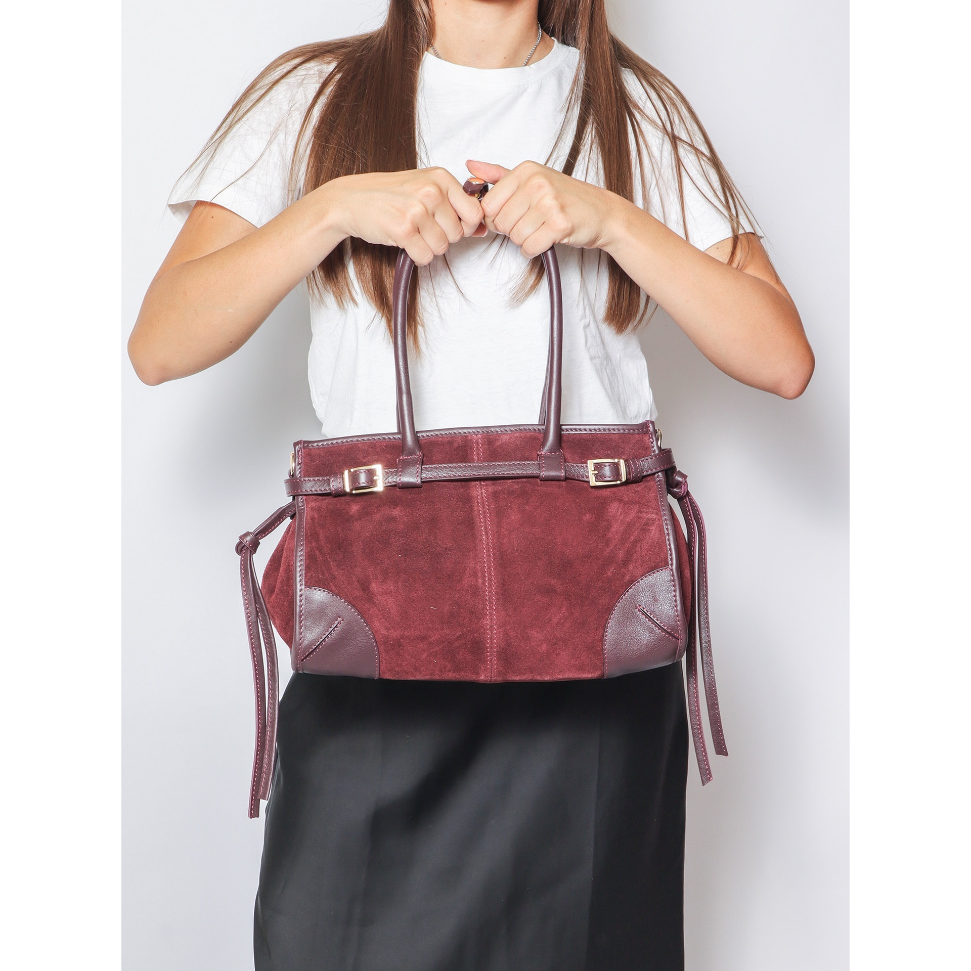 Borsa a spalla da donna Made in Italy - Modello Novara Ultra - Pelle scamosciata - 31.5 x 20.0 x 14.0 cm