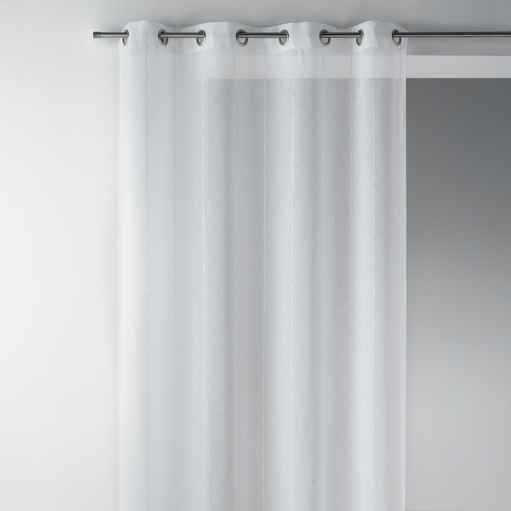 Voilage fines rayures brodées avec grande largeur - Blanc