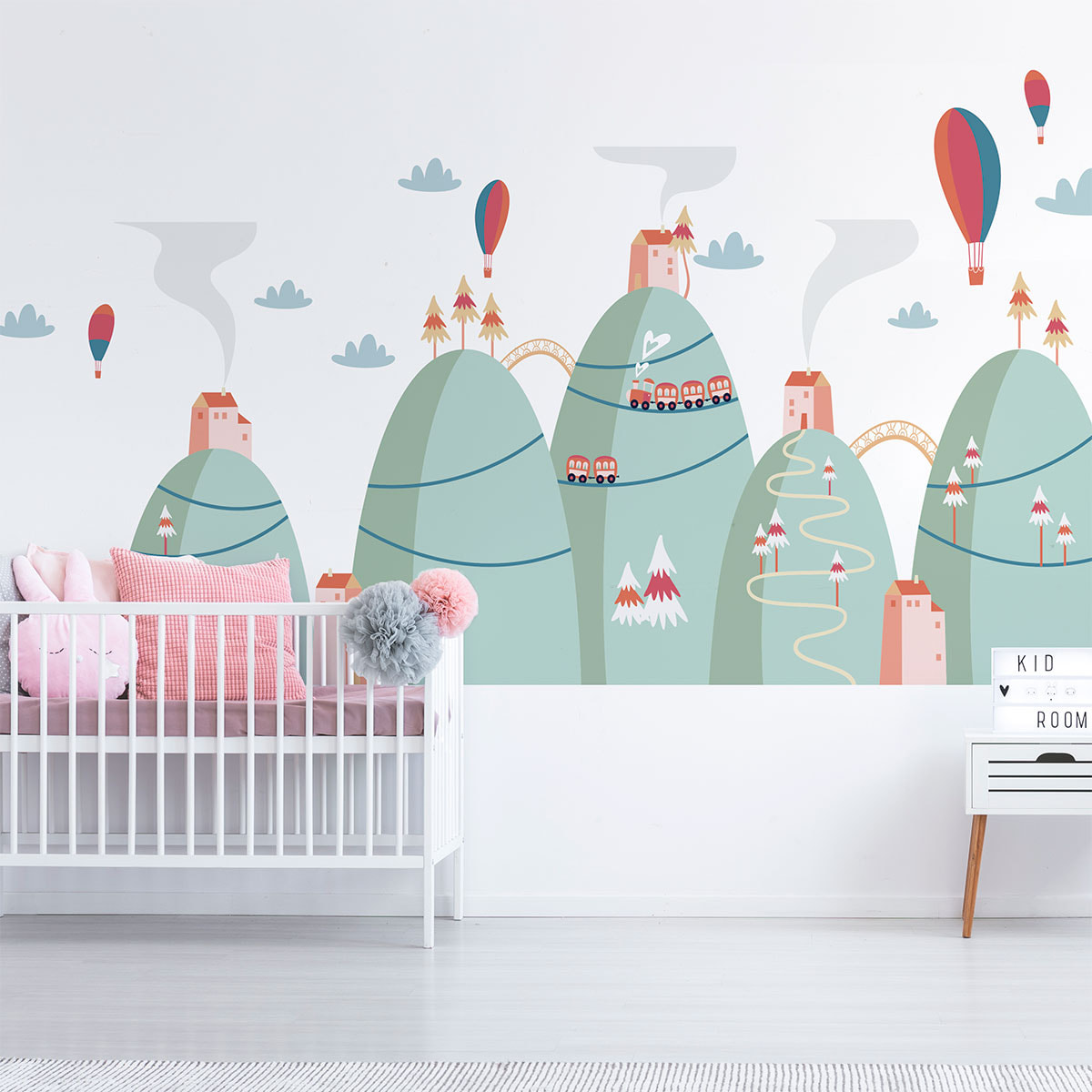 Stickers muraux enfants - Décoration chambre bébé - Autocollant Sticker mural géant enfant montagnes scandinaves MONTGOLFIÈRES DANS LE PAYSAGE