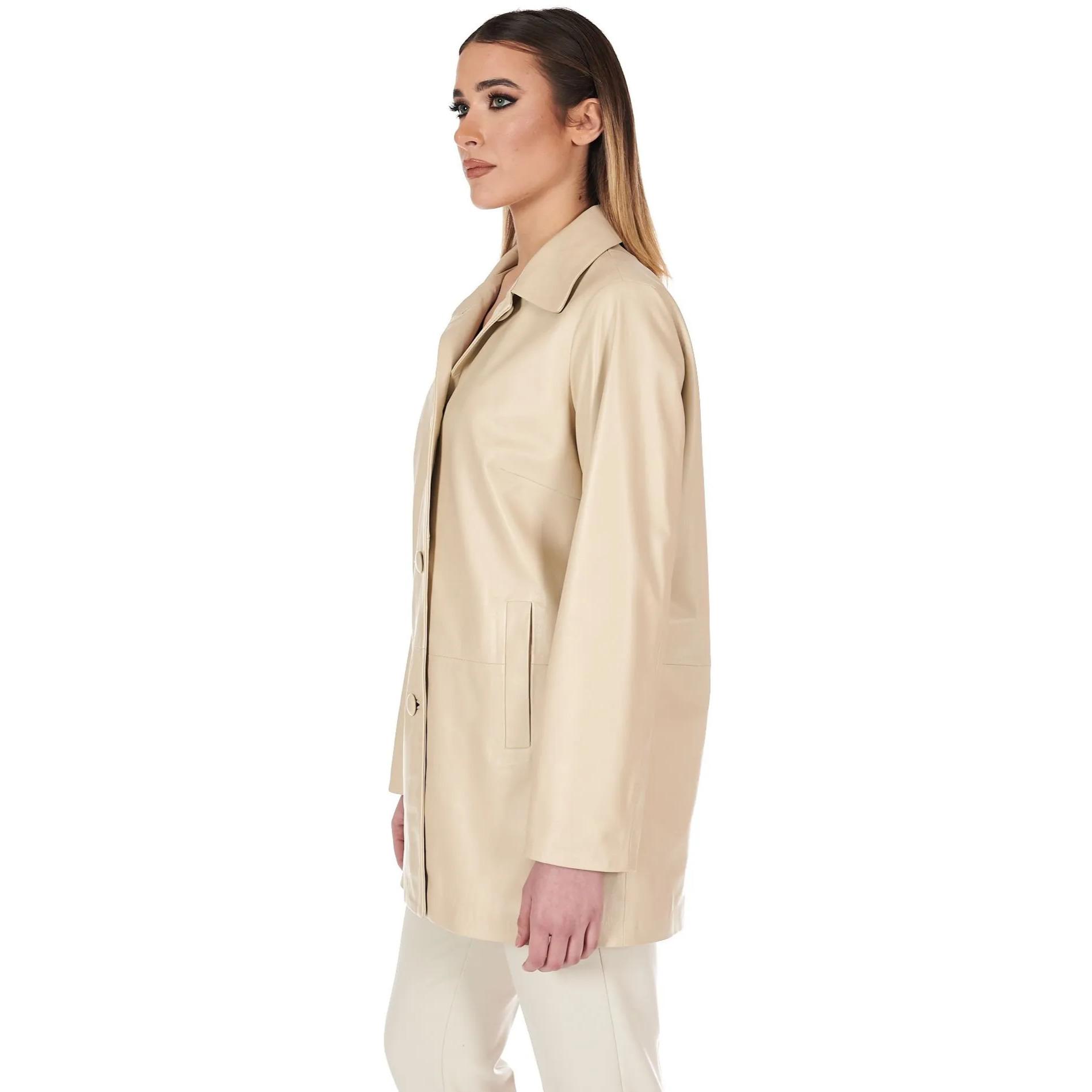 Giacca in pelle beige monopetto versione oversize