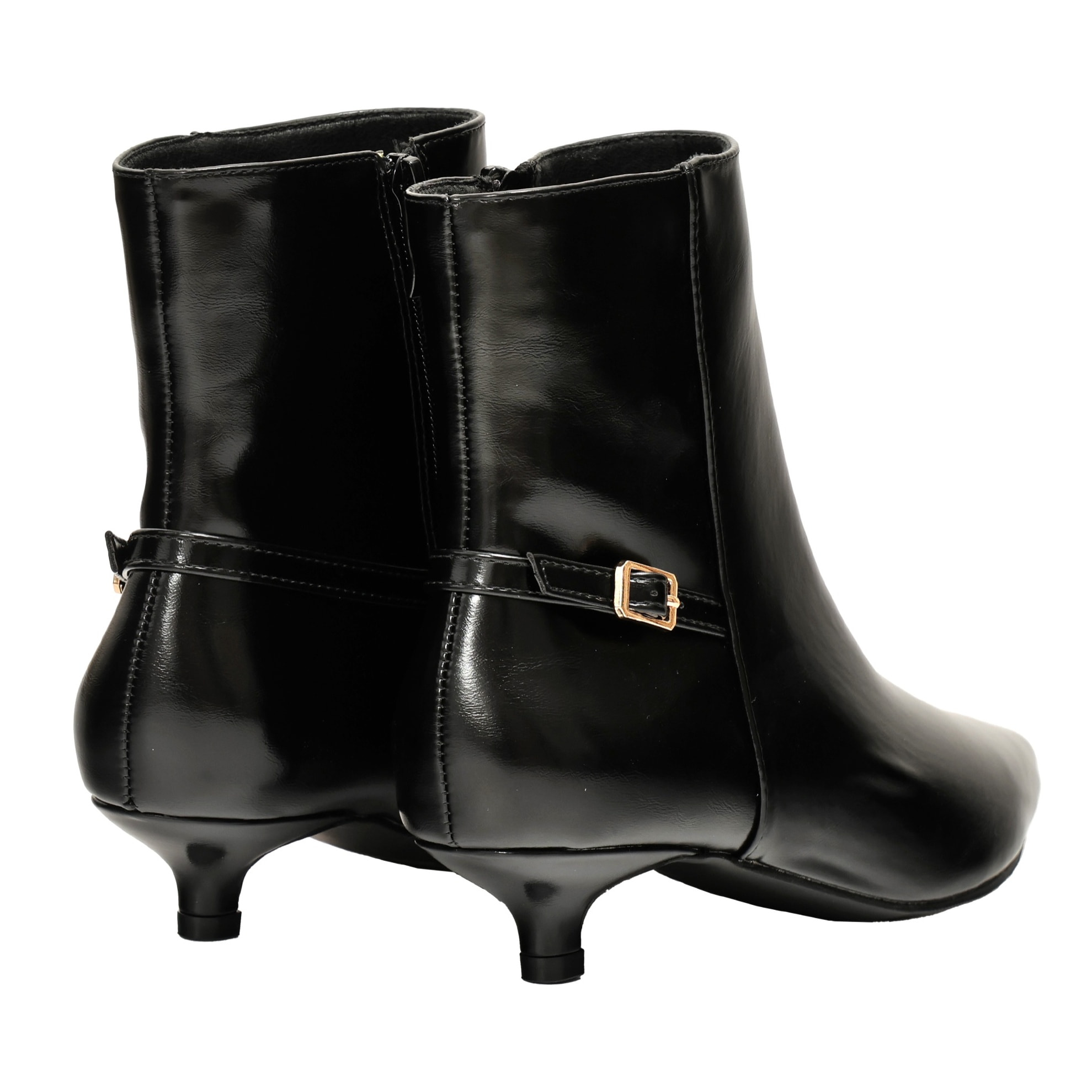 Tronchetto in simil pelle con tacco basso