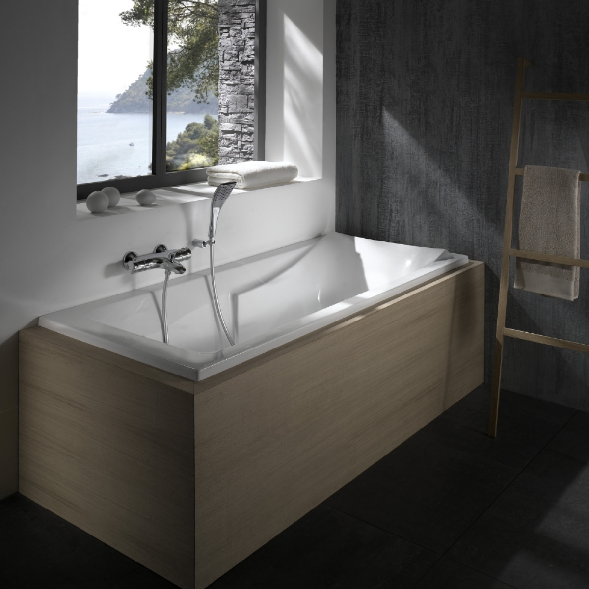 Hansgrohe - Baignoire Jacob Delafon 170 X 75 , mitigeur mural, vidage nicoll