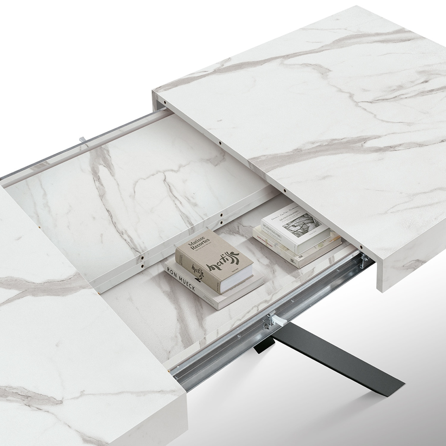 Tavolo FORTE DEI MARMI in legno, finitura bianco statuario e base in metallo nero, allungabile 160x90 cm - 240x90 cm